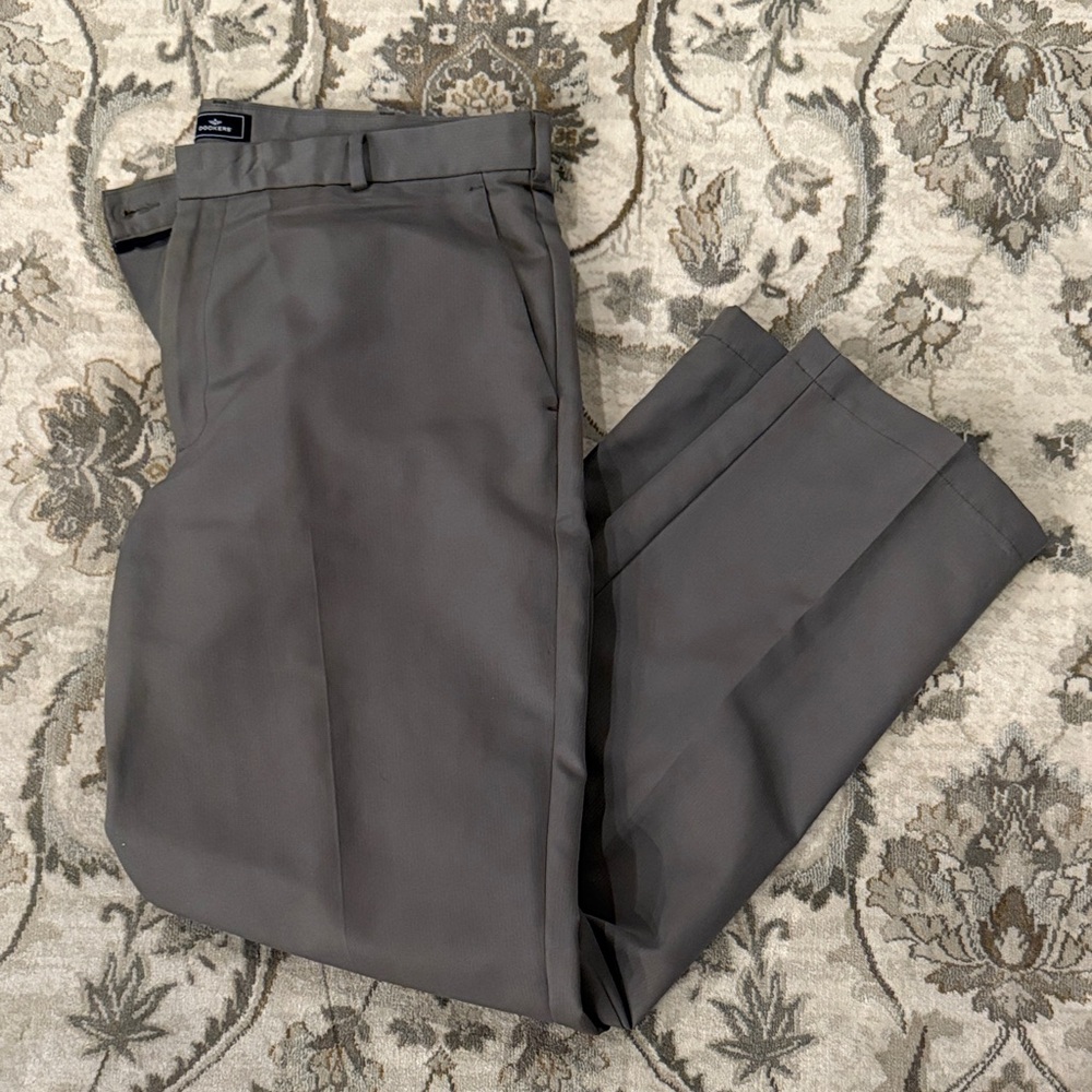 Dockers Men's gray pants